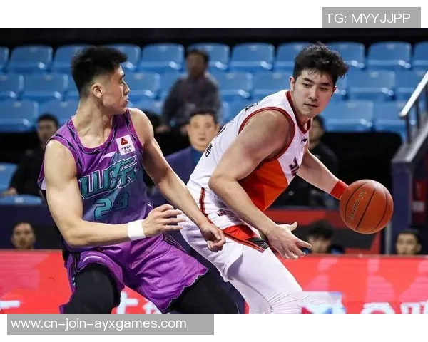 李春江、朱芳雨互动频频，有望重返广东队；李楠儿子重伤赛季报销